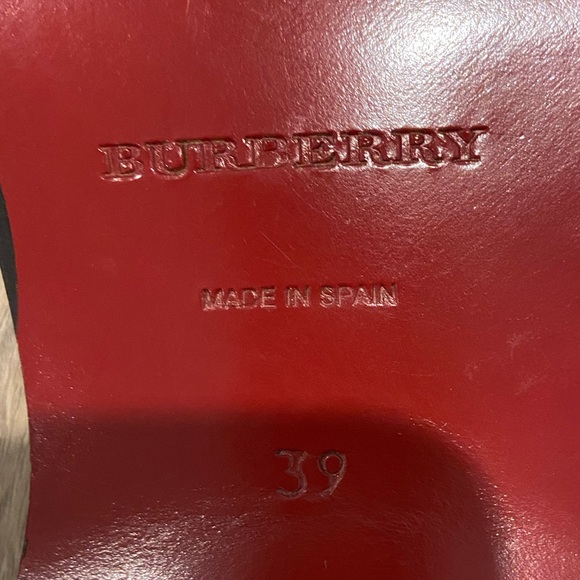 Black Burberry sandal with 2 silver designed “buttons” - Picture 4 of 6